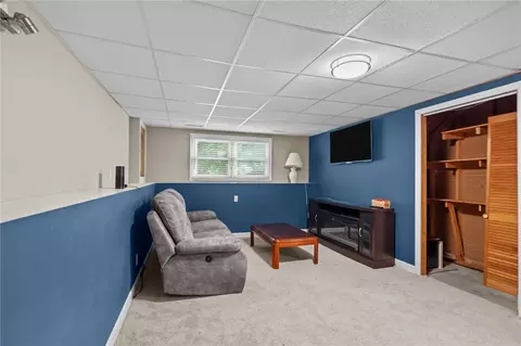 Living - 204 Shenandoah Rd, Warwick, RI 02886 photo 4 of 5