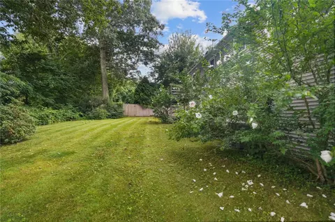 Exterior - 204 Shenandoah Rd, Warwick, RI 02886 photo 7 of 9