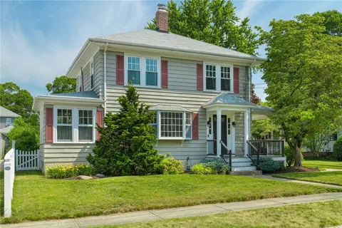 45 Shirley Blvd, Cranston, RI 02910