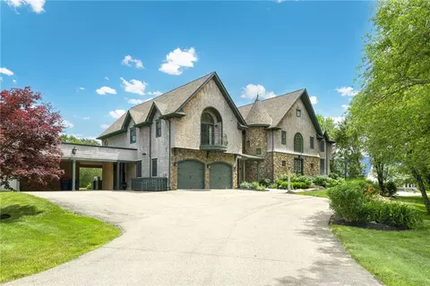 9 Sandpiper Dr, Westport, MA 02790