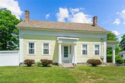 18 Dorr Dr, Glocester, RI 02814