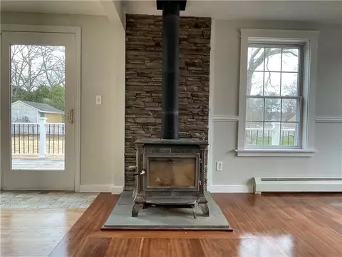 Living - 3 Pine Ln, Coventry, RI 02816 photo 2 of 4