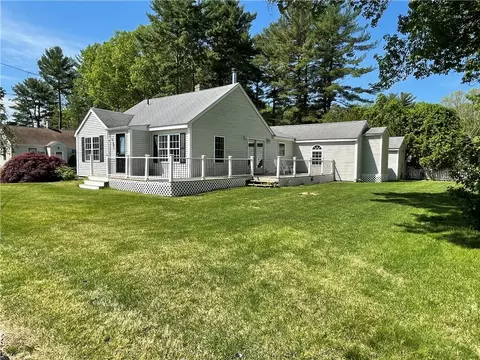 Exterior - 3 Pine Ln, Coventry, RI 02816 photo 3 of 5