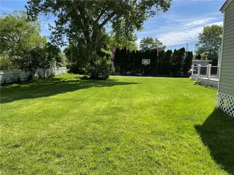 Exterior - 3 Pine Ln, Coventry, RI 02816 photo 4 of 5