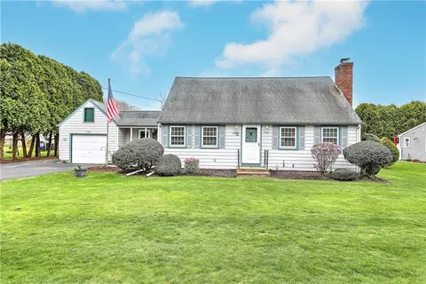 72 Highland Ave, Narragansett, RI 02882