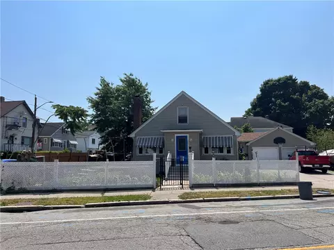 115 Hawkins St, Providence, RI 02908