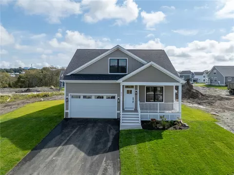 372 Freedom Trail Dr, Portsmouth, RI 02871