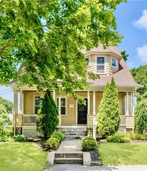 39 Highland St, Cranston, RI 02920