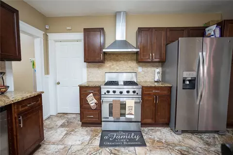 62 Cady St, Woonsocket, RI 02895 photo 11