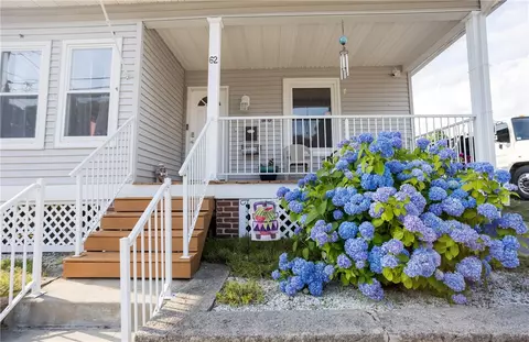62 Cady St, Woonsocket, RI 02895 photo 2