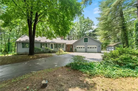 29 Howard Rd, Cumberland, RI 02864