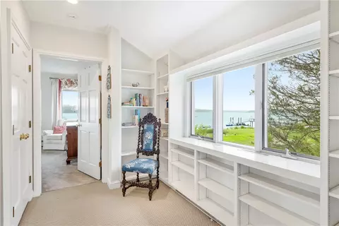 Entry Way - 9 Shore Dr, Warren, RI 02885 photo 3 of 3