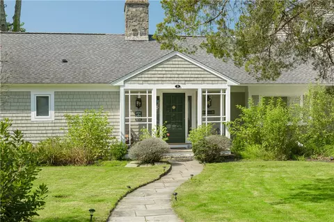 Exterior - 9 Shore Dr, Warren, RI 02885 photo 2 of 5
