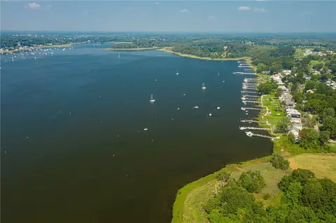 View/Area - 9 Shore Dr, Warren, RI 02885 photo 3 of 4