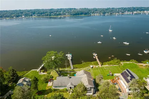 View/Area - 9 Shore Dr, Warren, RI 02885 photo 1 of 4