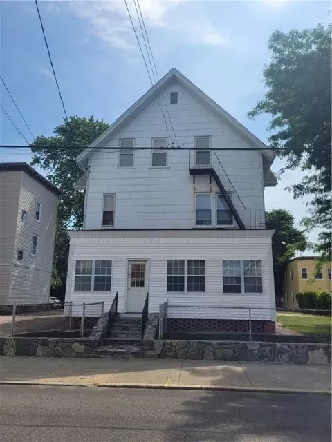 215 Wood Ave, Woonsocket, RI 02895