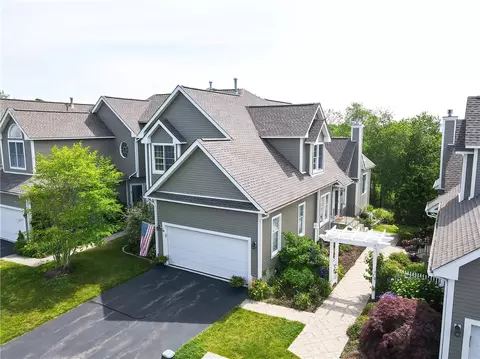 26 Seal Island Rd, Bristol, RI 02809