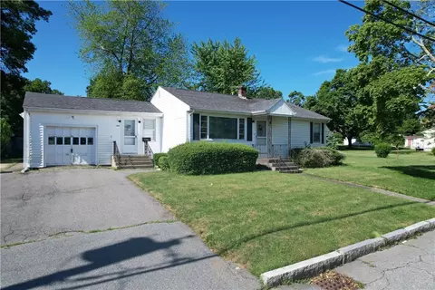 179 Wood St, Fall River, MA 02721