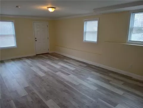 Living - 385 Market St, Warren, RI 02885 photo 4 of 5