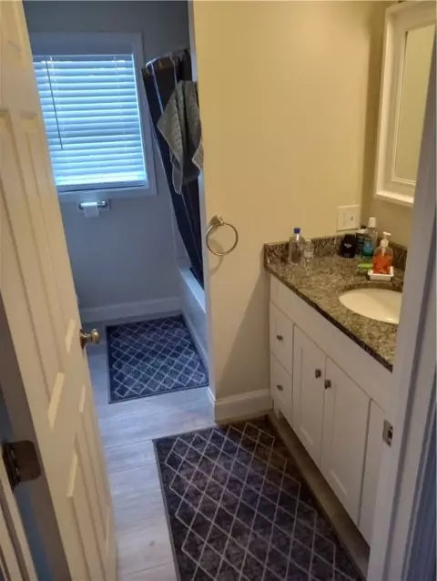 Bath - 385 Market St, Warren, RI 02885 photo 1 of 5