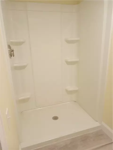 Bath - 385 Market St, Warren, RI 02885 photo 5 of 5