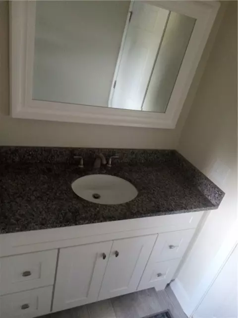Bath - 385 Market St, Warren, RI 02885 photo 3 of 5