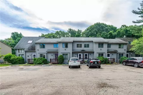 75 Glen Dr #2B, West Warwick, RI 02893
