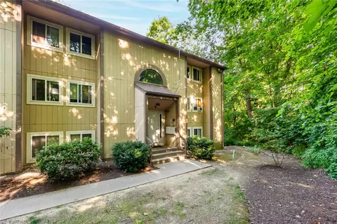 400 New River Rd #512, Manville, RI 02838