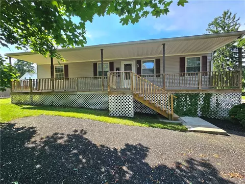 50 Ames St, Coventry, RI 02816