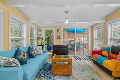 15 Brookdale Rd, North Providence, RI 02904