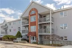 724 Beverage Hill Ave #307, Pawtucket, RI 02861