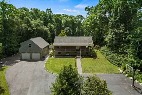 74 Amesbury Ln, Little Compton, RI 02837