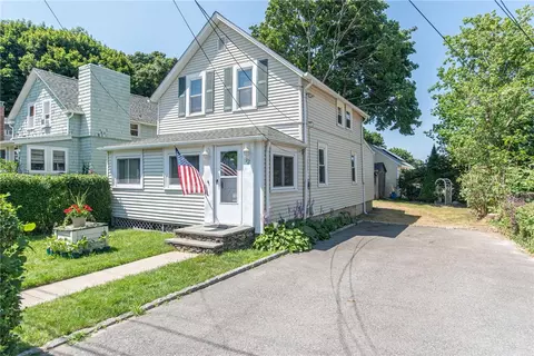 92 Harris Ave, Warren, RI 02885