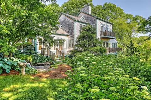 136 Cadmans Neck Rd, Westport, MA 02790
