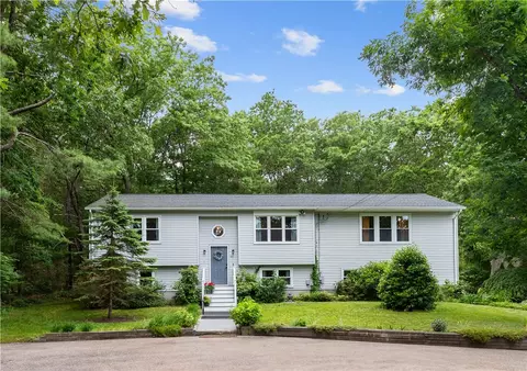 80 Reservoir Rd, Coventry, RI 02816