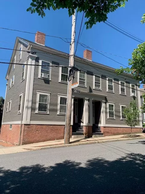 424 Benefit St, Providence, RI 02903