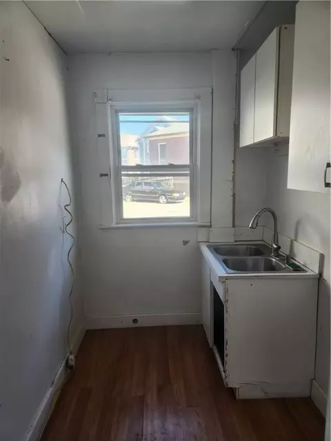Entry Way - 333 Orms St, Providence, RI 02908 photo 3 of 3