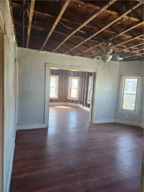 Living - 333 Orms St, Providence, RI 02908 photo 2 of 2