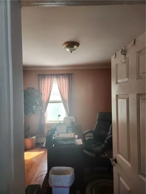 Entry Way - 333 Orms St, Providence, RI 02908 photo 1 of 3