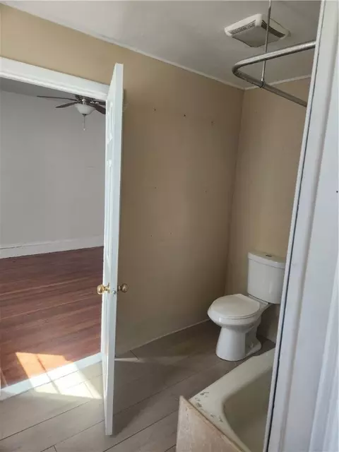 Bath - 333 Orms St, Providence, RI 02908 photo 2 of 2