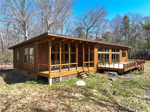 1107 Shannock Rd, Charlestown, RI 02813