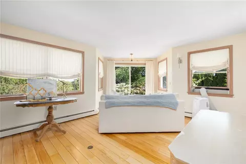 Living - 38 Eastern View Ave, South Kingstown, RI 02879 photo 6 of 6
