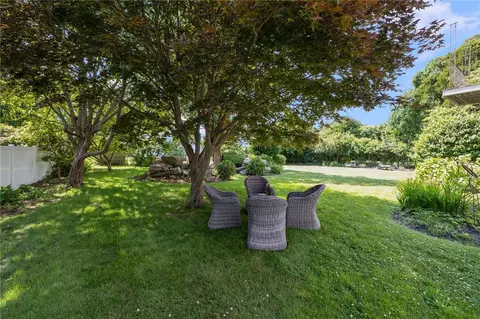 Exterior - 38 Eastern View Ave, South Kingstown, RI 02879 photo 2 of 5