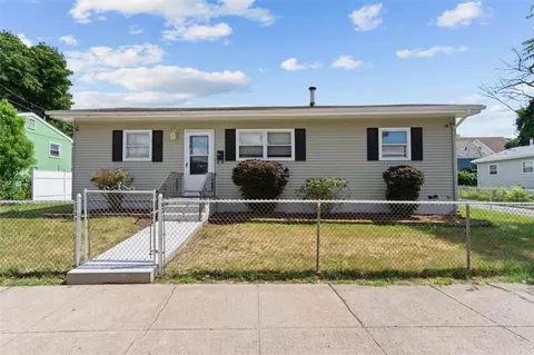 170 Oxford St, Providence, RI 02907