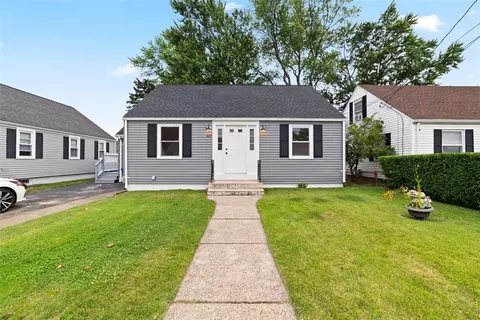 429 Beverage Hill Ave, Pawtucket, RI 02861