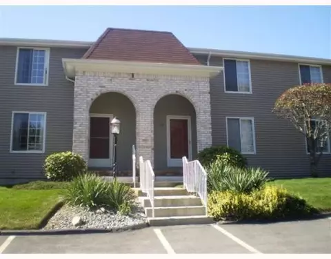 45 Marigold Cir #45, North Providence, RI 02904