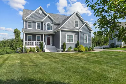 87 Camden Ln, Cranston, RI 02921