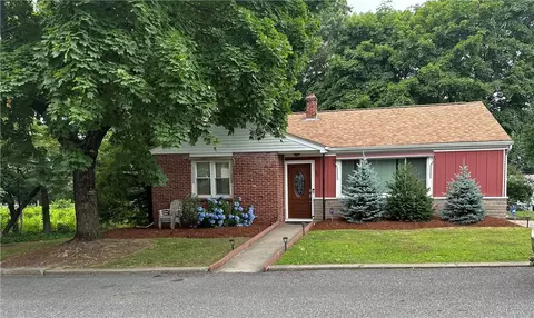 65 N Williams St, Johnston, RI 02919
