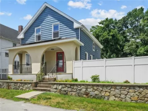 33 Crawford St, Cranston, RI 02910