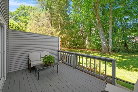 Exterior - 161 W Shore Rd #B2, Warwick, RI 02889 photo 4 of 10